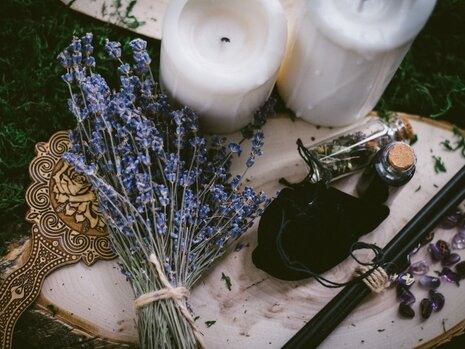 How to Dress a Spell Candle: Oils, Herbs &amp; Intention
