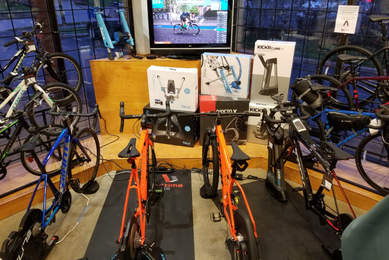 Blogue - 10 bases d'entraînement vélo et accessoires à offrir en cadeau -  Ultime Vélo