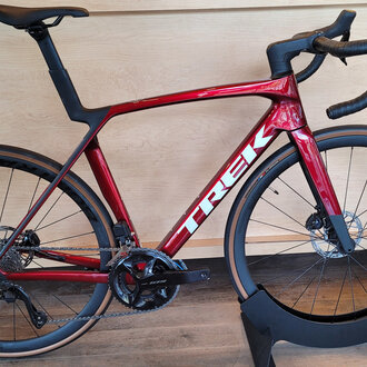 Trek Vélo Trek Madone SL 6 Gen 8 2025 rouge Crimson ML (DEMO) Trek Vélo Trek Madone SL 6 Gen 8 2025 rouge Crimson ML (DEMO)