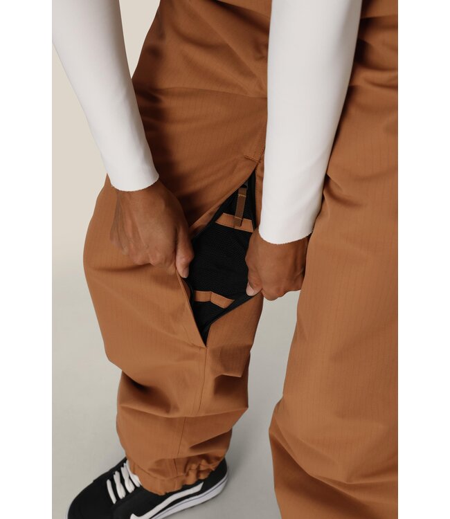 Outline Shell Pant