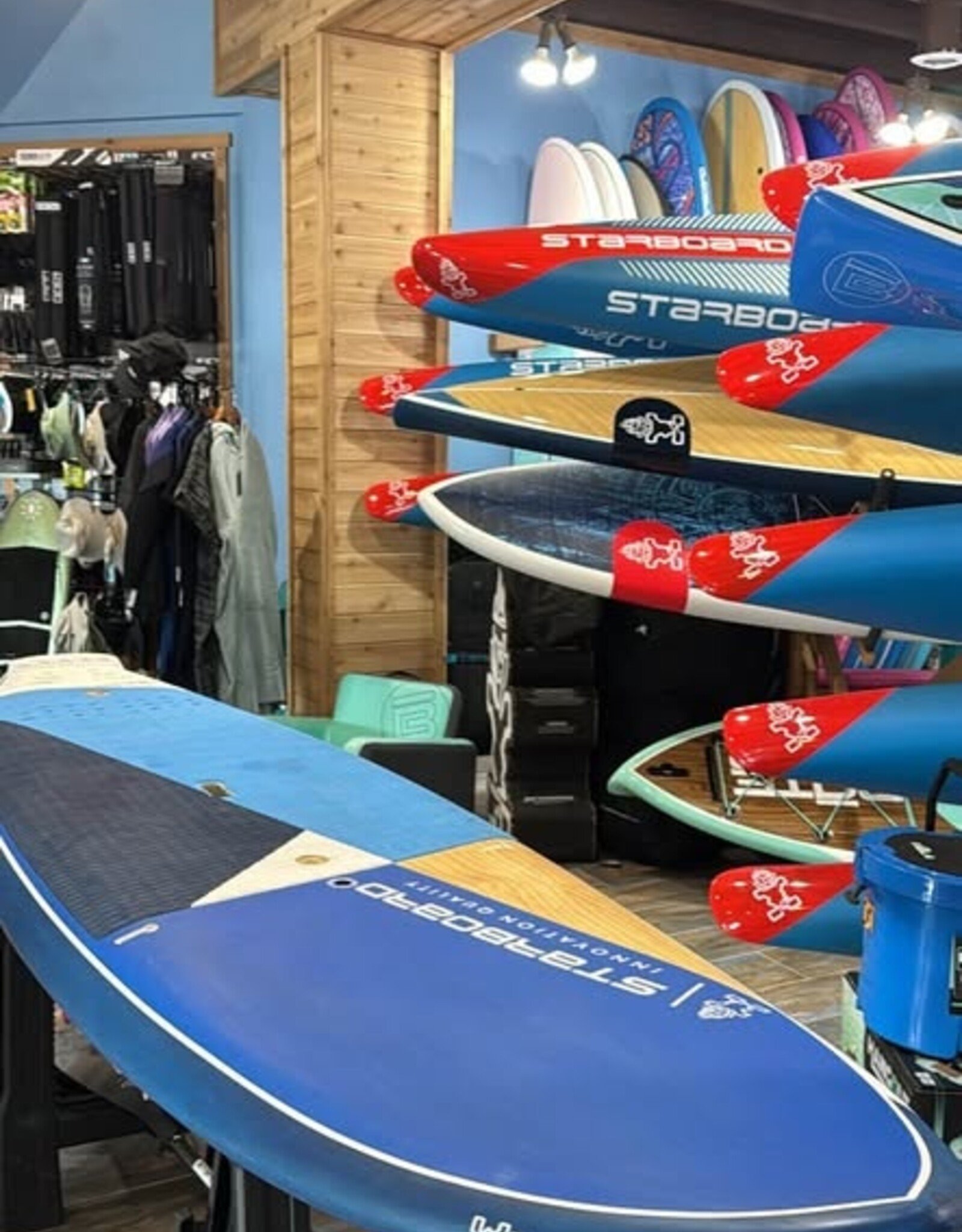 Starboard USED- 2022  STARBOARD 10'2" x 32" WEDGE STARLITE