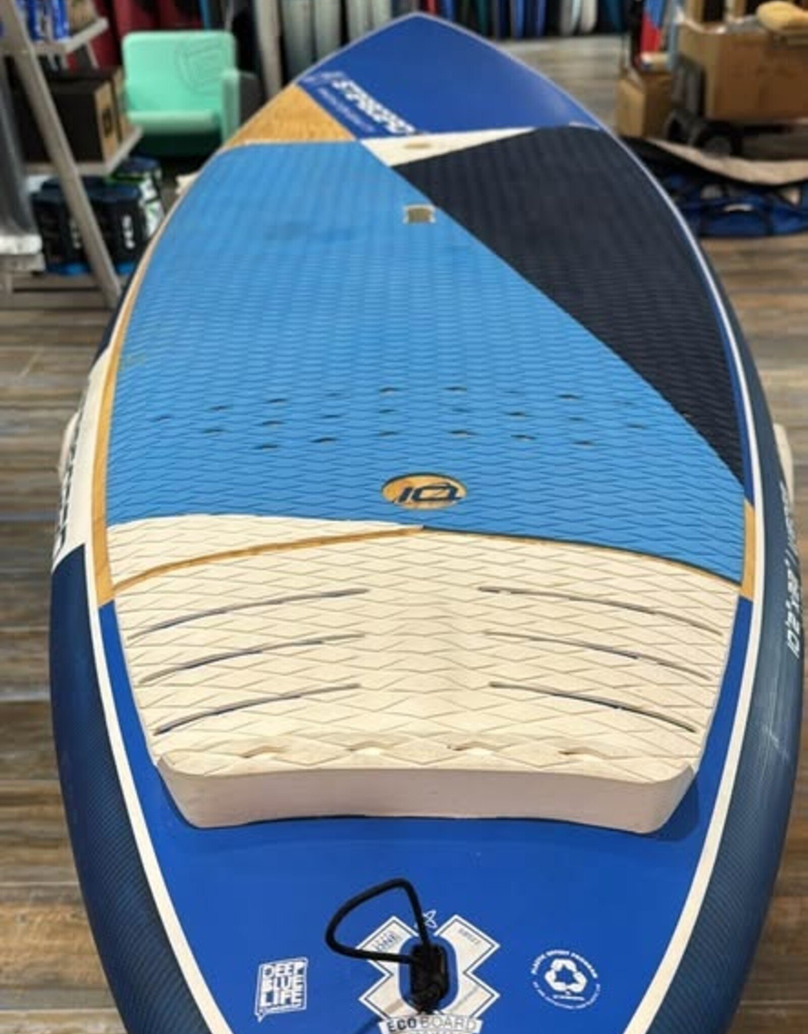 Starboard USED- 2022  STARBOARD 10'2" x 32" WEDGE STARLITE