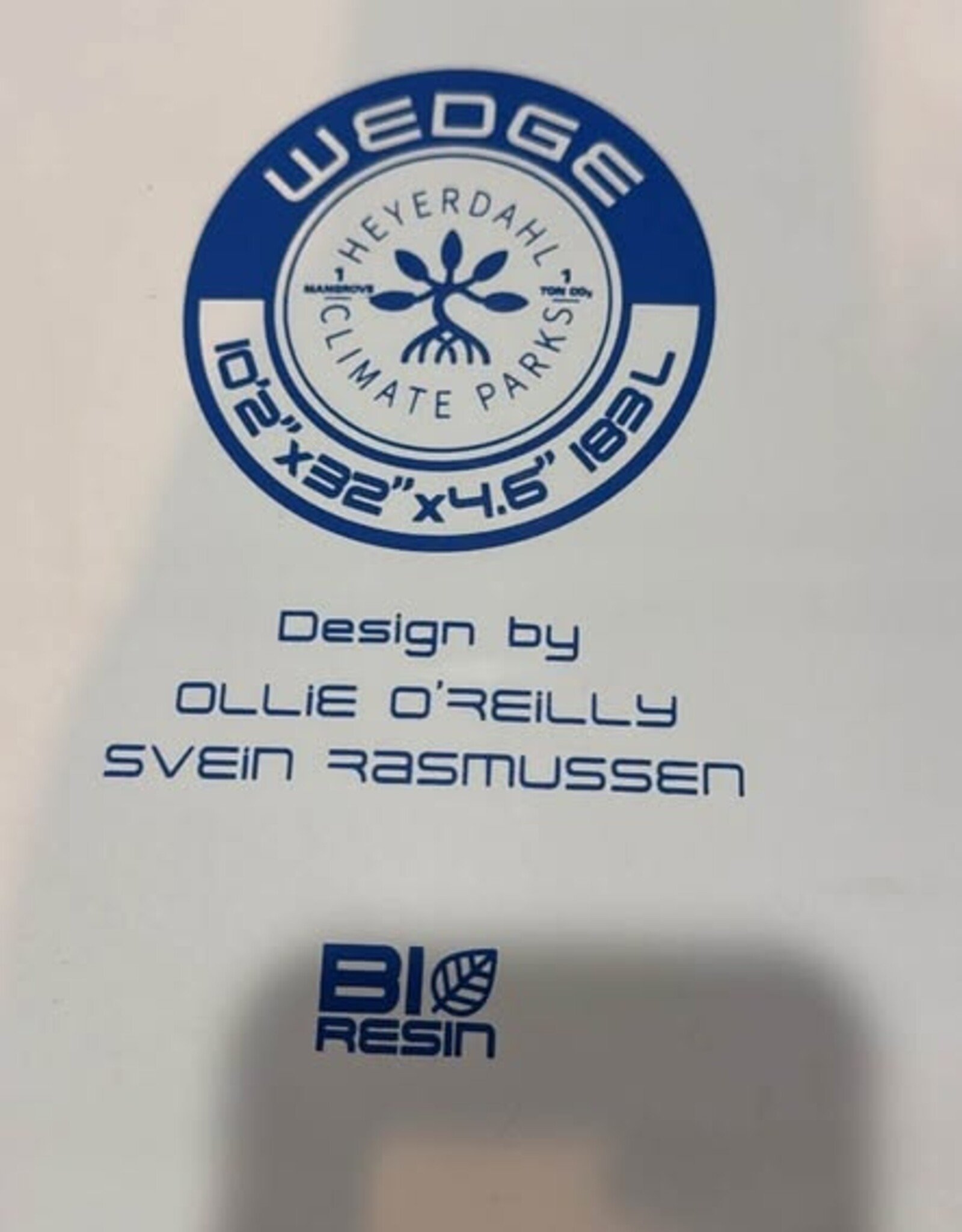 Starboard USED- 2022  STARBOARD 10'2" x 32" WEDGE STARLITE