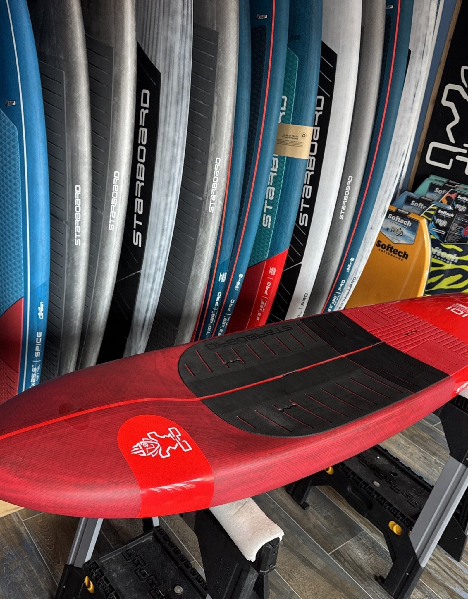 Starboard 2026 STARBOARD  FOILBOARD ABOVE 6'10 X 21" 101L BC