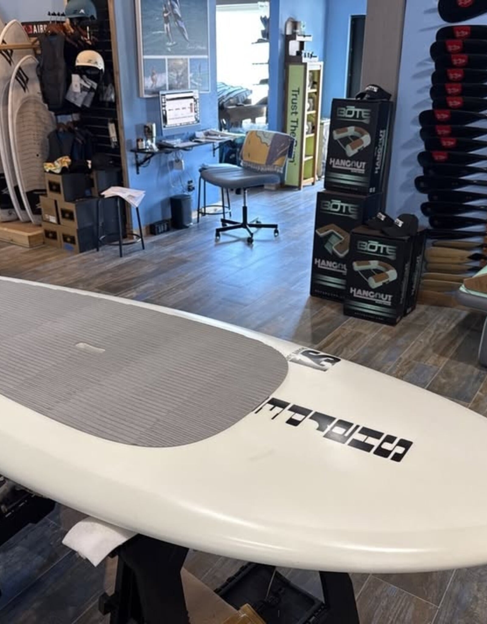USED CoreVac Stu Sharpe Surf SUP Paddleboard 7’6” X 31.5” X 3.3” (98L Estimated)