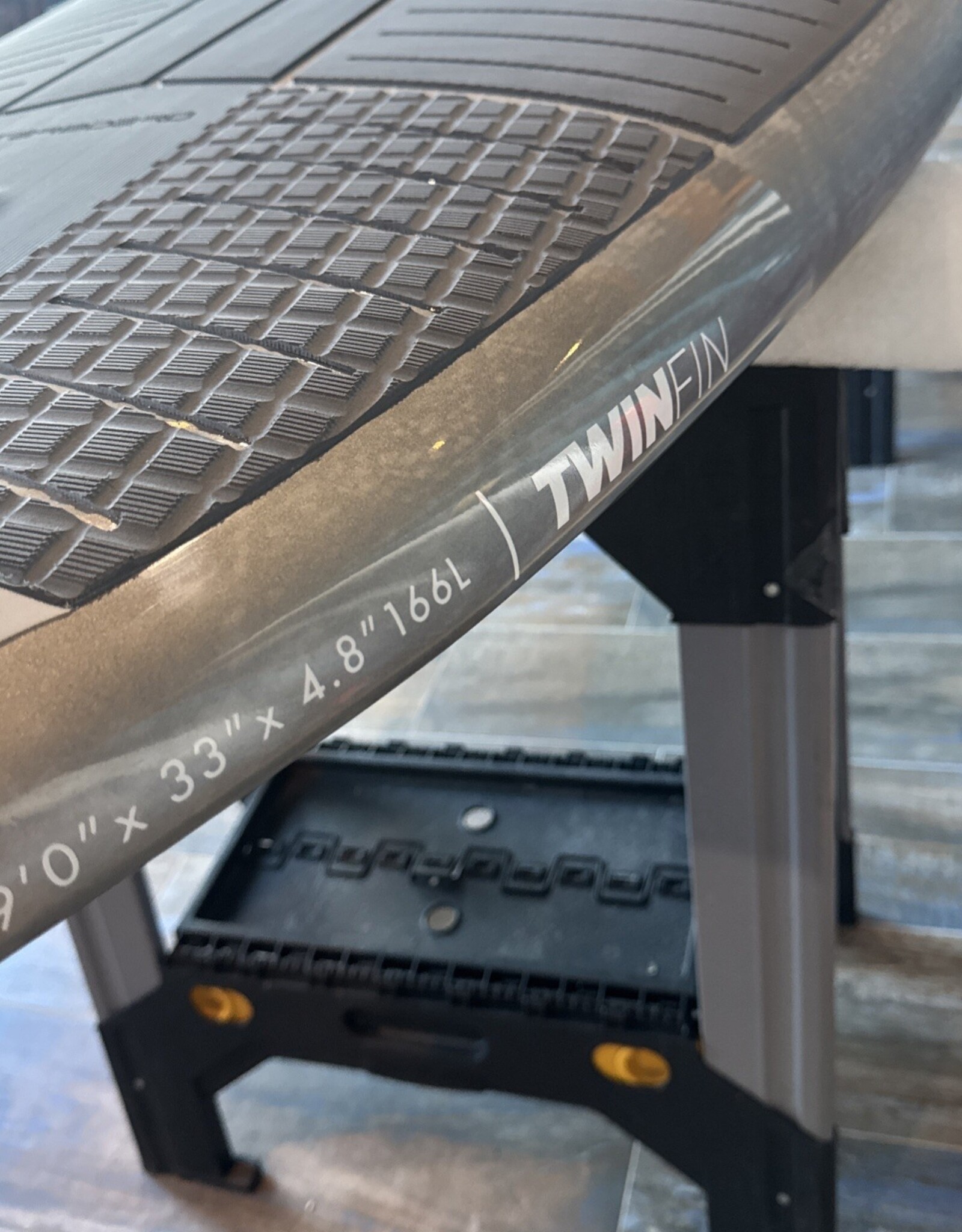 Starboard 2026 STARBOARD TWIN FIN 9'0" X 33" ACUTE CARBON