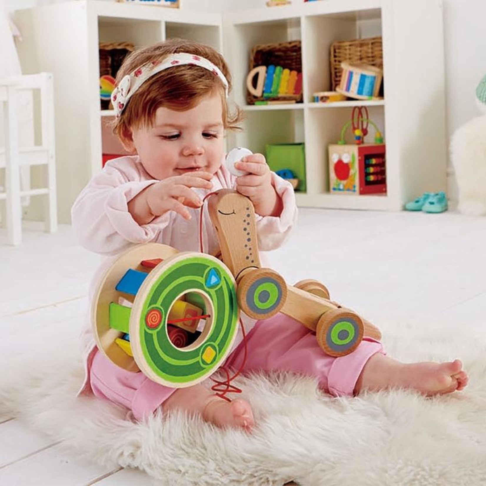 HAPE WALK ALONG SNAIL SHAPE SORTER