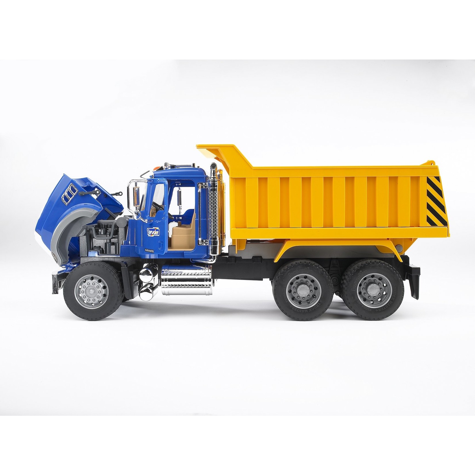 BRUDER DUMP TRUCK 02815