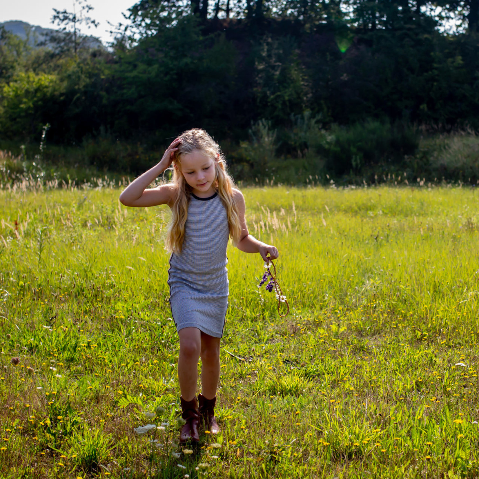 KIKKERLAND HUCKLEBERRY MAKE YOUR OWN FLOWER NECKLACE