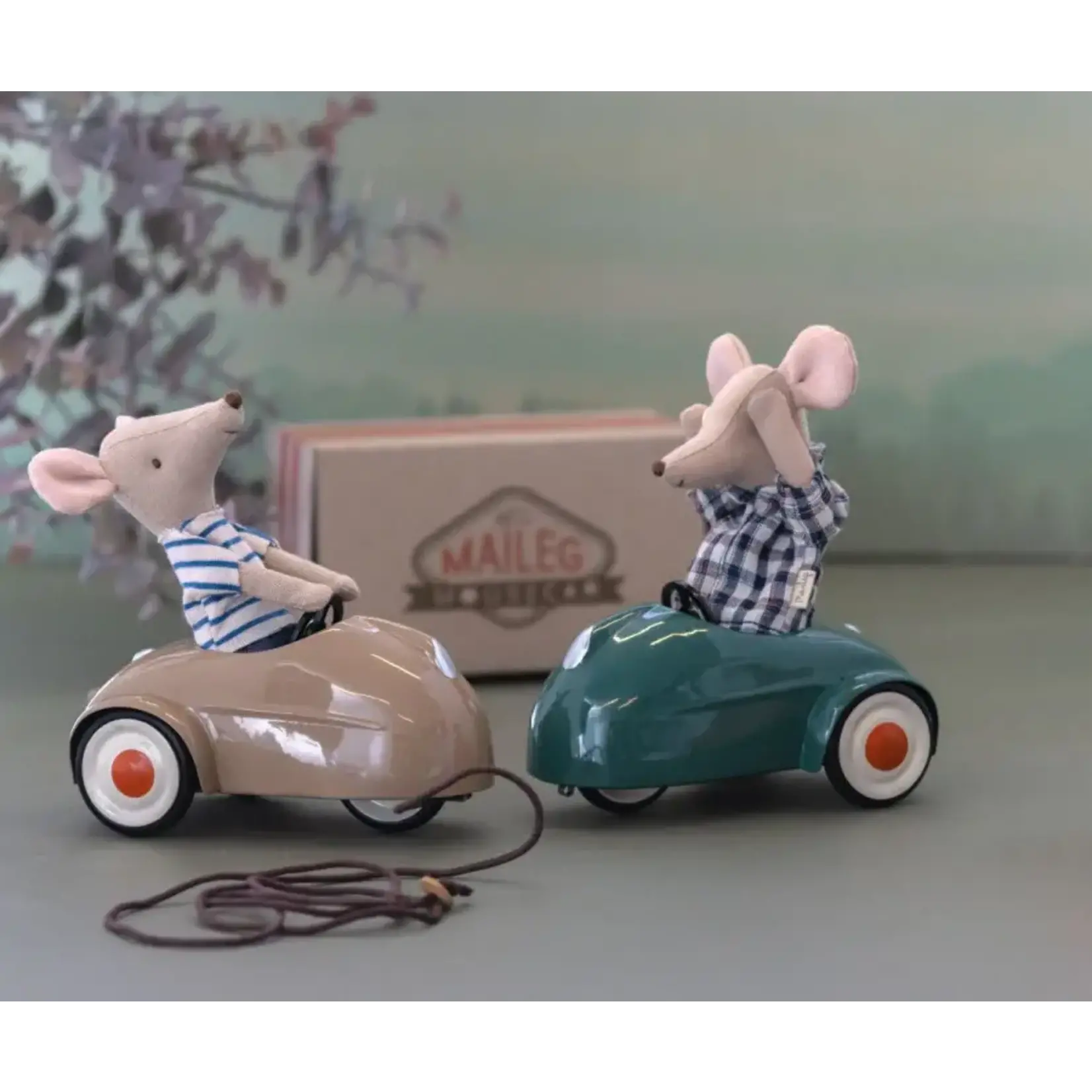 MAILEG MOUSE CAR BROWN