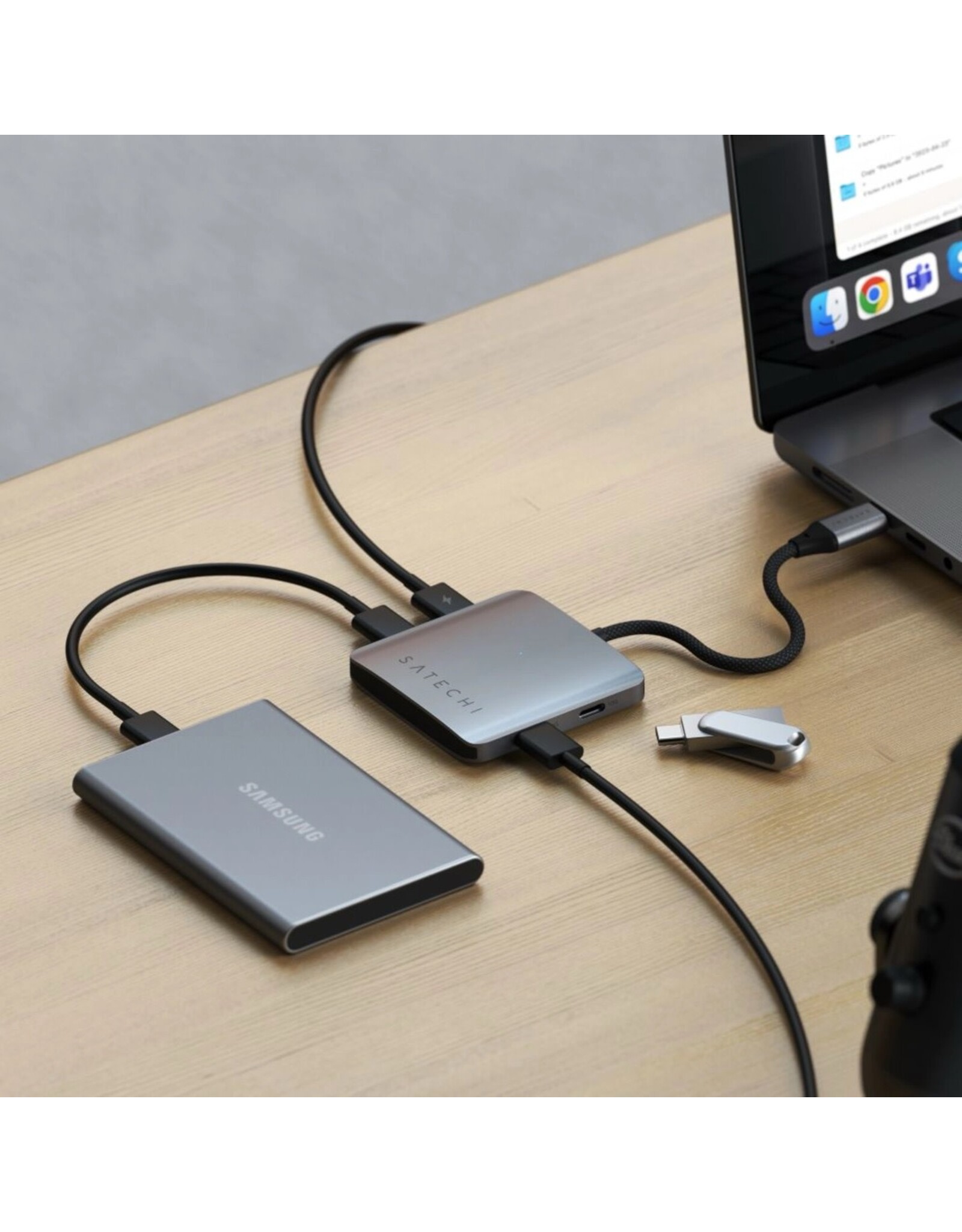 Satechi Satechi 4-Port USB-C Hub With Power Delivery