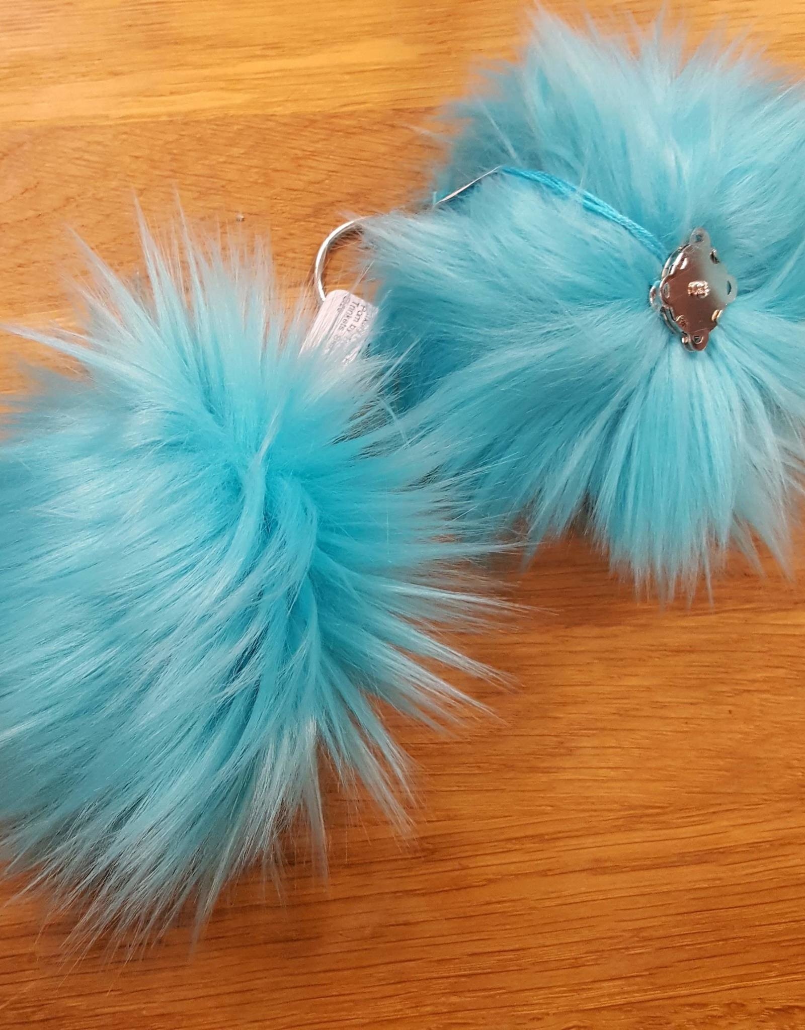 Faux Fur PomPom – Harps & Thistles Yarn Emporium