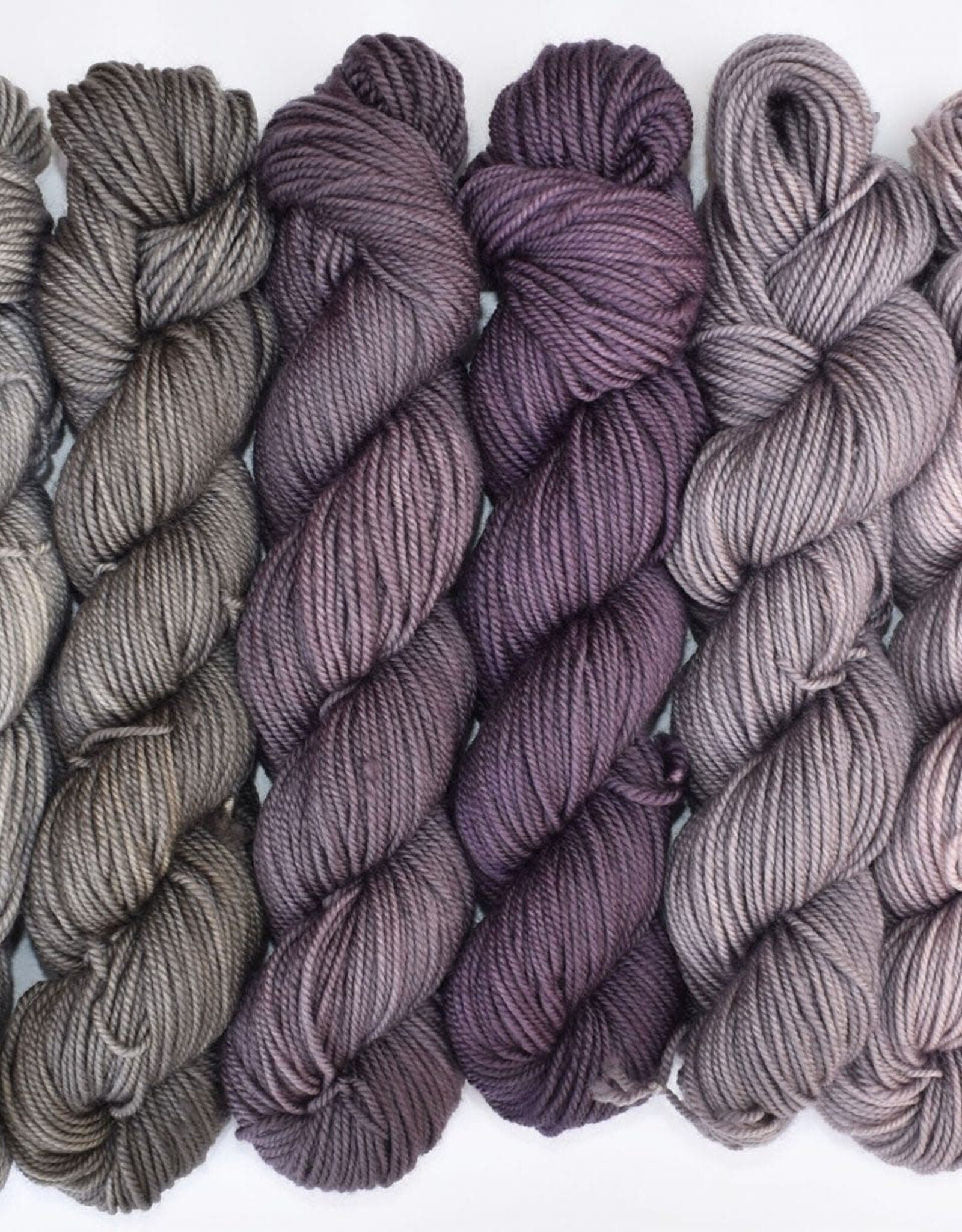 Wonderland Yarn Wonderland Mini Skein 8-pack: Mary Ann