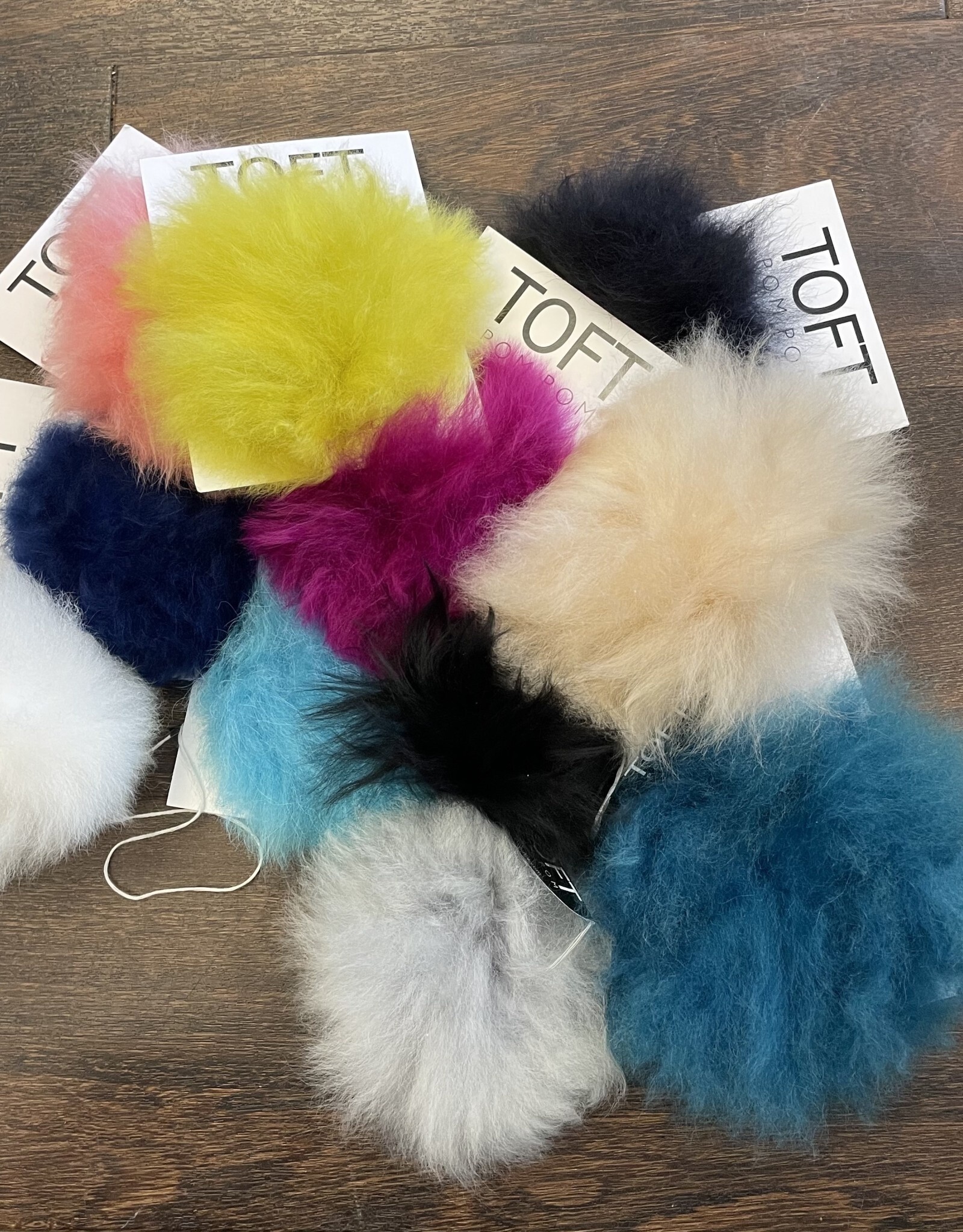 toft Toft Alpaca Fur Pom Pom