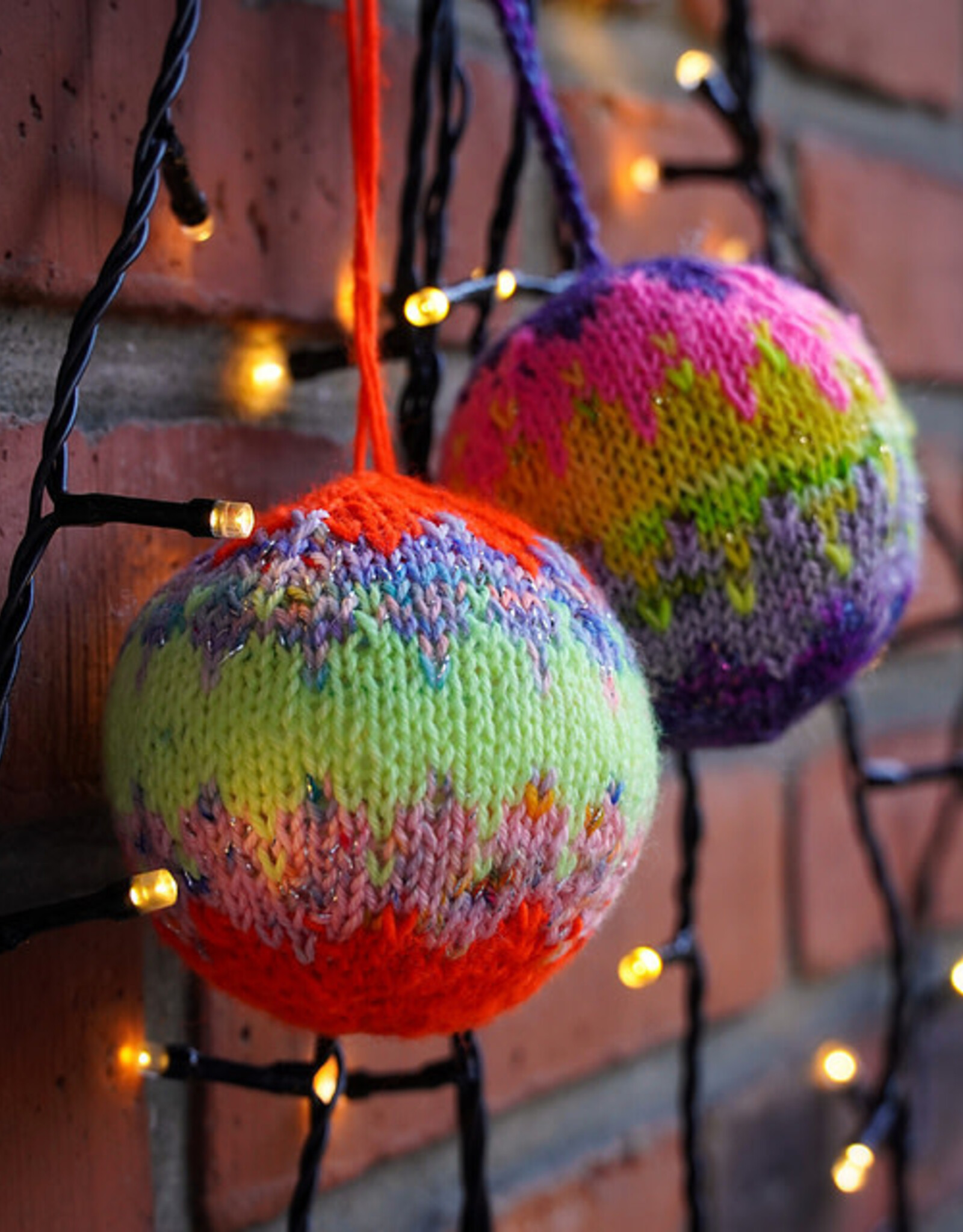 Fab Ball Ornament Sunday, December 14, 1-4pm