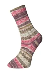 Universal Yarn Saunter by Universal Yarns