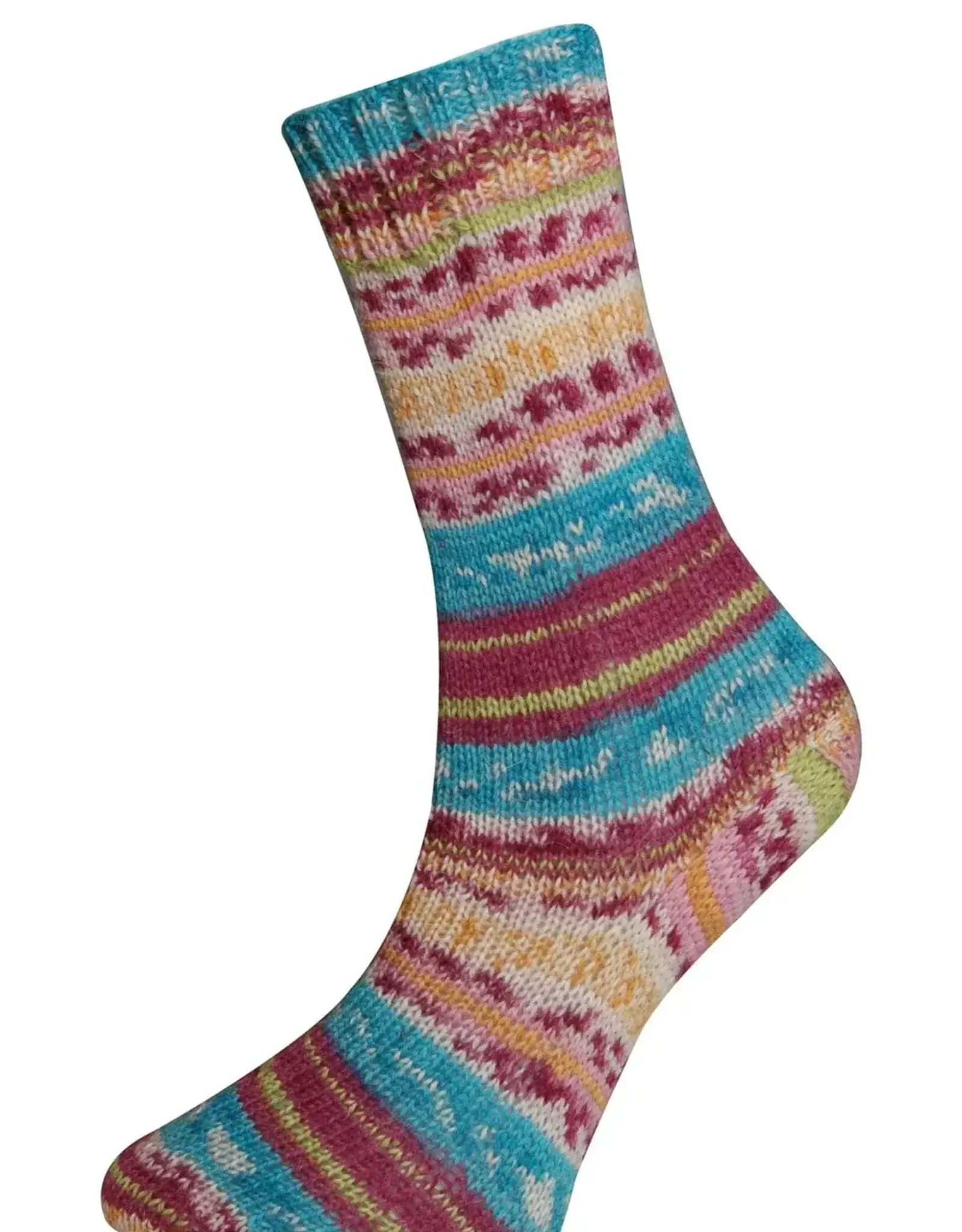 Universal Yarn Saunter by Universal Yarns