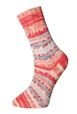 Universal Yarn Saunter by Universal Yarns
