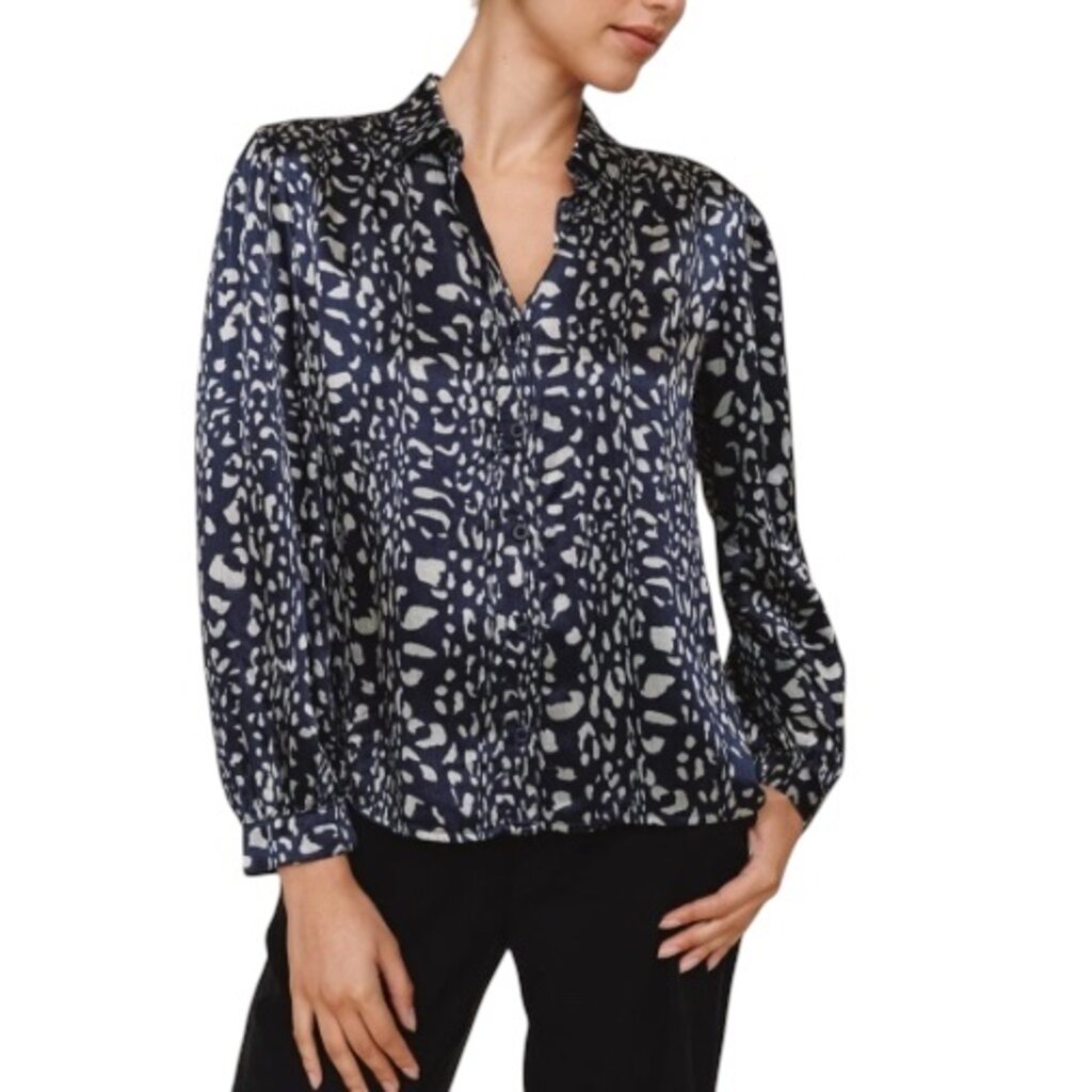 SHIRRED SHOULDER BUTTON DOWN ANIMAL PRINT
