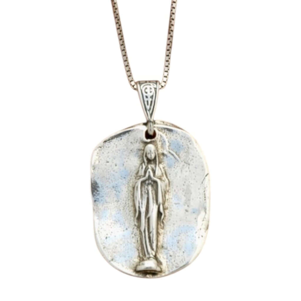 CONTRERAS DESIGNS Grace Hammered Silver Pendant Charm Necklace SSN168