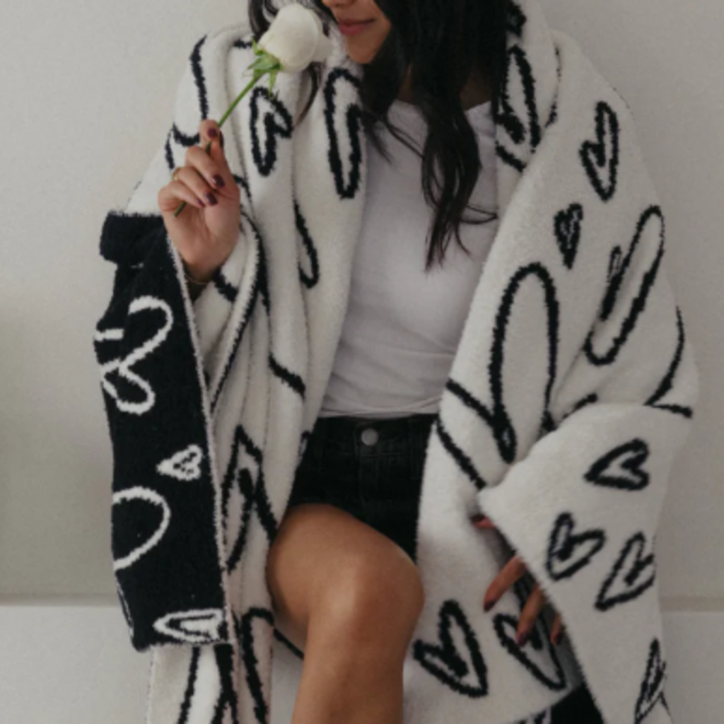 LOCAL BEACH Love Collection Heart Luxe Home Blanket Black/Cream