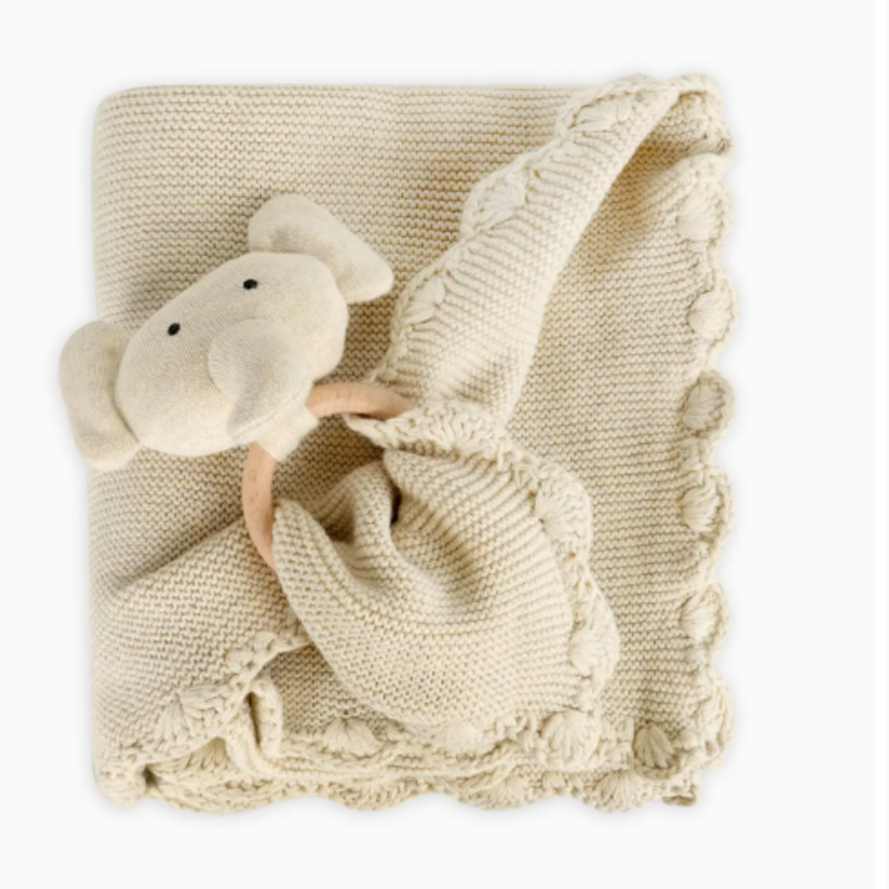 Viverano Scallop Edge Classic Knit Baby Blanket + Elephant Rattle Gift Set Natural Heather