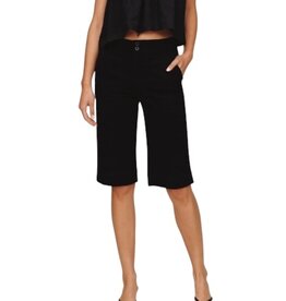 SAIGE BERMUDA-BLACK