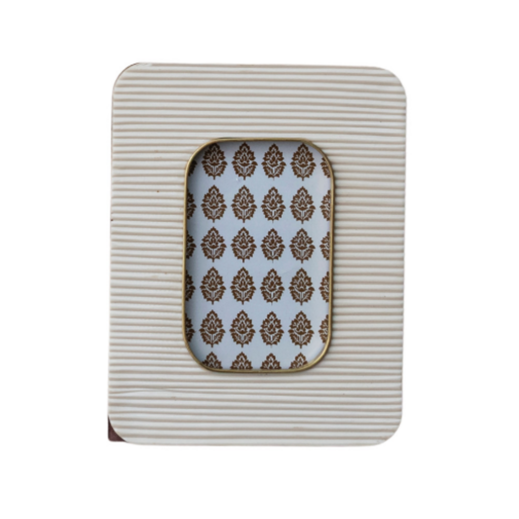 Resin Ribbed Photo Frame with Brass Inlay (Holds 4" x 6" Photo)