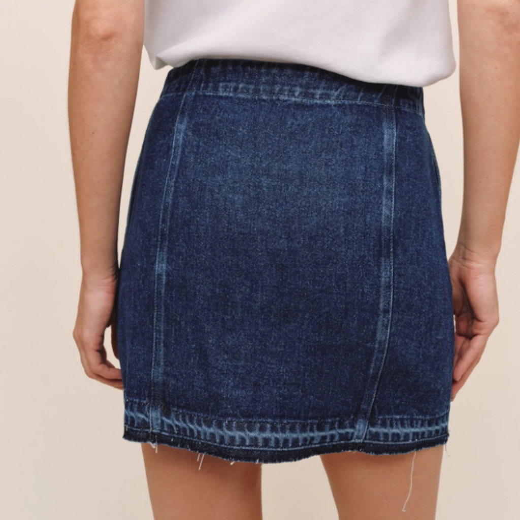 BUTTON FRONT MINI SKIRT DARK RINSE WASH