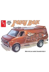 AMT 1975 Chevy Van "Foxy Box" 1/25 Model Kit (Level 2)