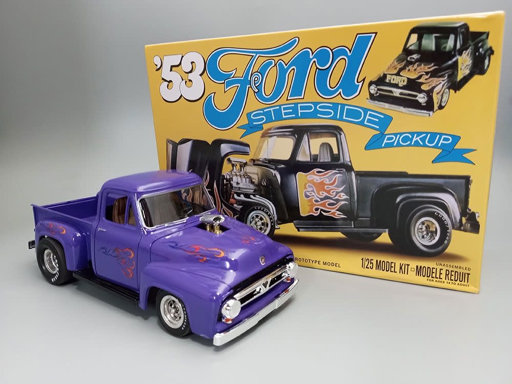 FORD PICK UP (1953) ミニカー 1953 F-100 Pickup 1:25 Scale Model Kit | 6487 | AMT Ertl