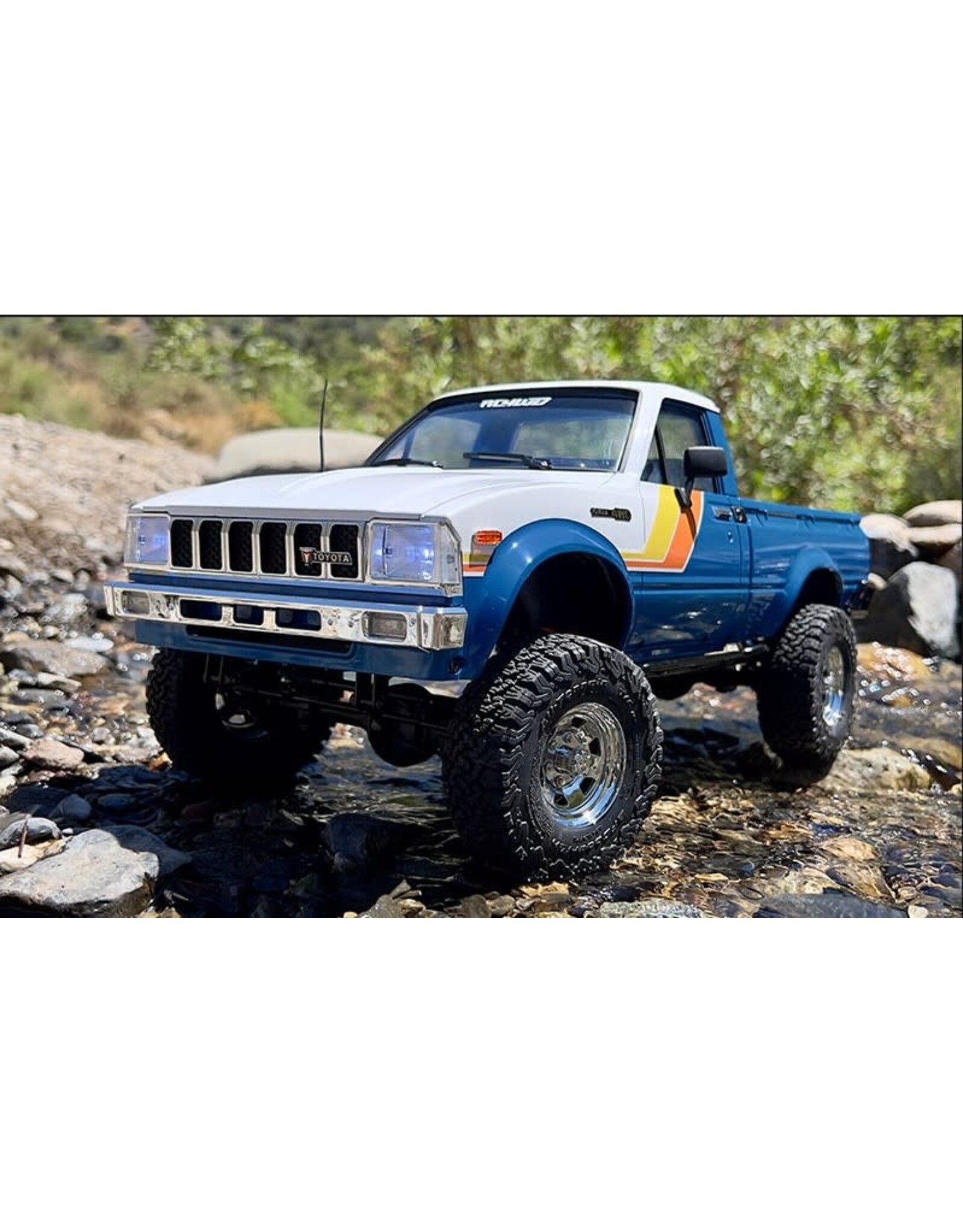 RC4WD 1/10 Trail Finder 2 1982 Toyota Pick-Up 4x4 RTR - Blue