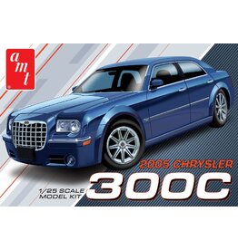 AMT 1/25 2005 Chrysler 300C Model Kit (Level 2)