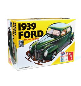AMT 1/25 1939 Ford Sedan Street Rod Series Model Kit