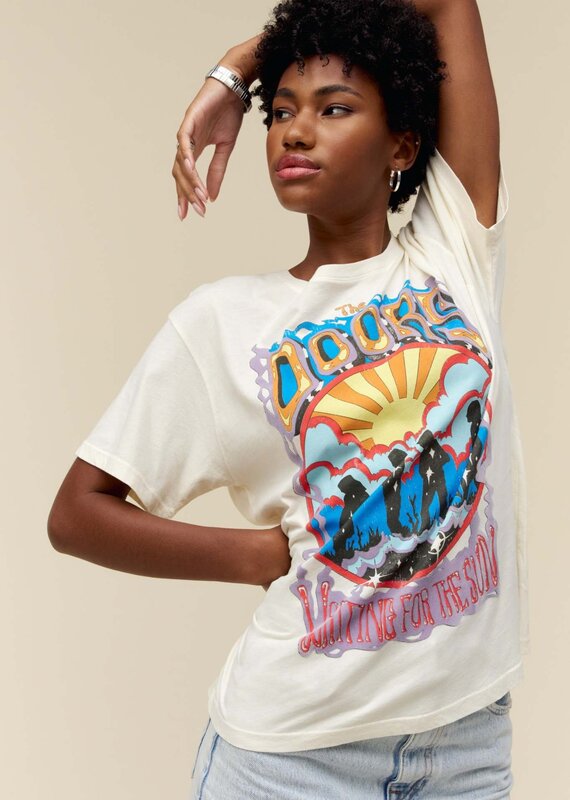 Daydreamer The Doors Waiting For The Sun Boyfriend Tee