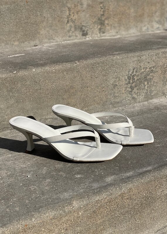 Thong Strap Kitten Heel