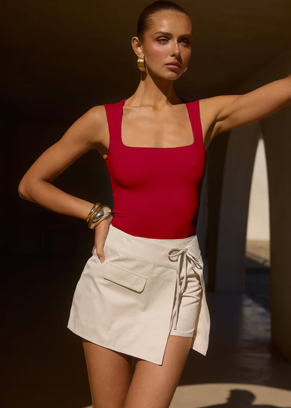 Reign Top