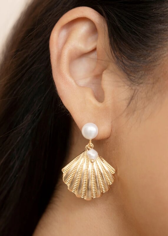 Scallop Shell and Pearl Earrings G