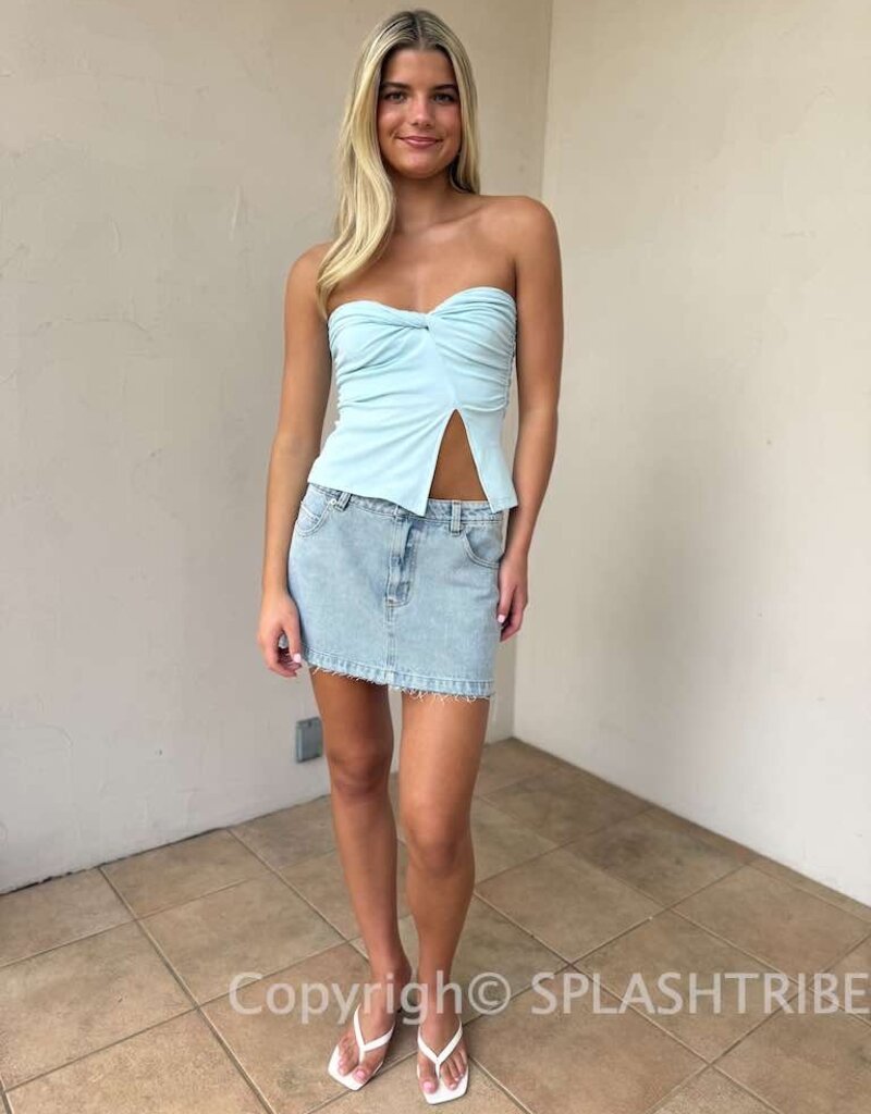 Front Twist Strapless Tube Top