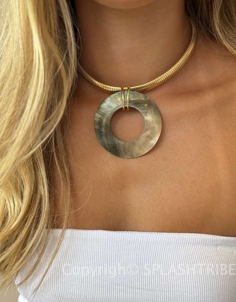 Shell Open Circle Pendant Flex Chain Necklace G