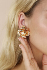 Golden Petals and Pearl Stud Earrings Pearl w/18K Gold Plating