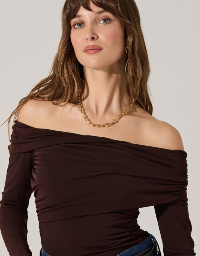 ASTR Datia Ruched Off Shoulder Top