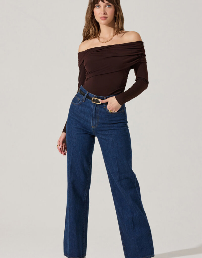 ASTR Datia Ruched Off Shoulder Top