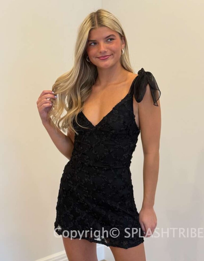 Lucy In The Sky Textured Floral V Neck Mini Dress