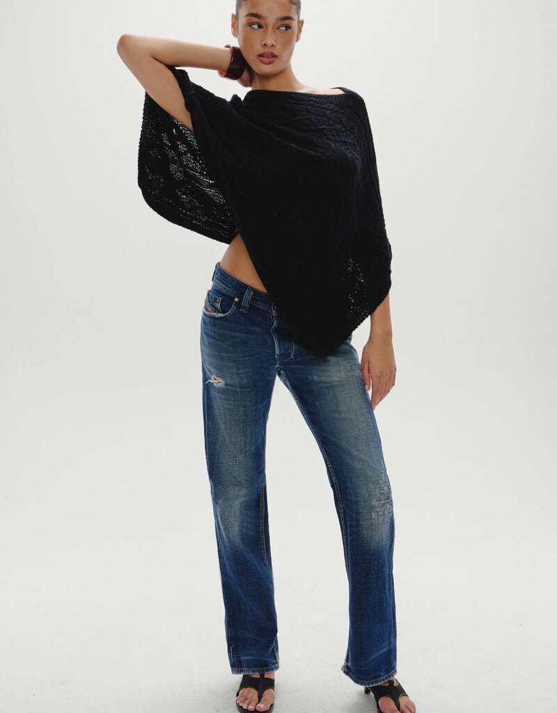 Frankies Bikinis Aspen Cable Knit Poncho