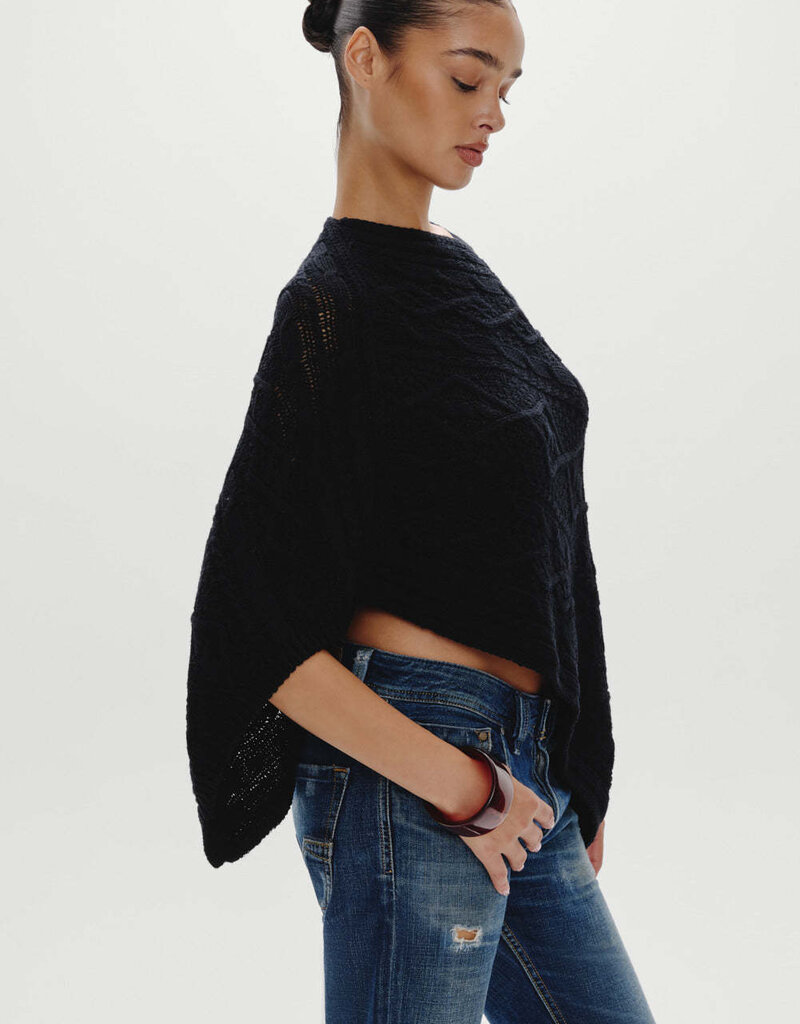 Frankies Bikinis Aspen Cable Knit Poncho