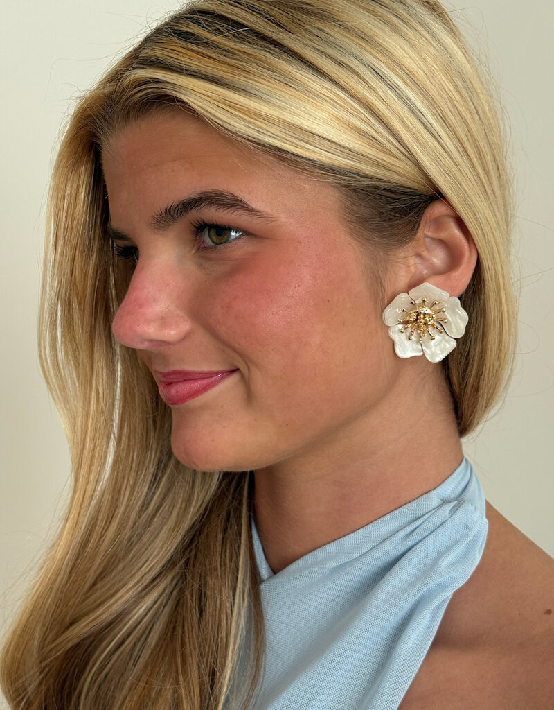 Torunn Flower Earrings White
