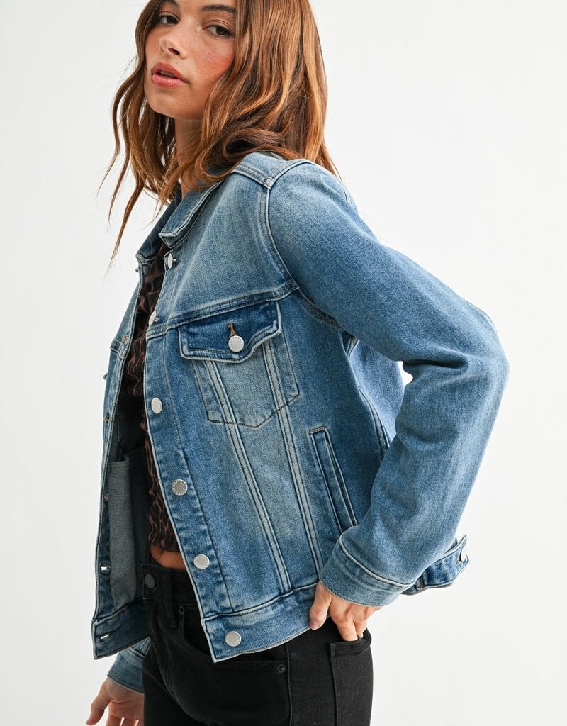Relaxed Classic Denim Jacket