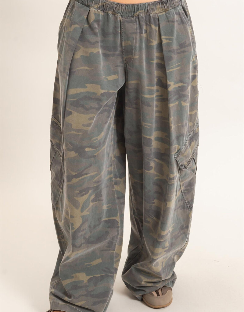 Camouflage Cargo Pocket Pants