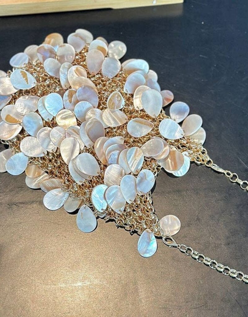 Shell Tassel Gold Chain Strap Handbag Beige